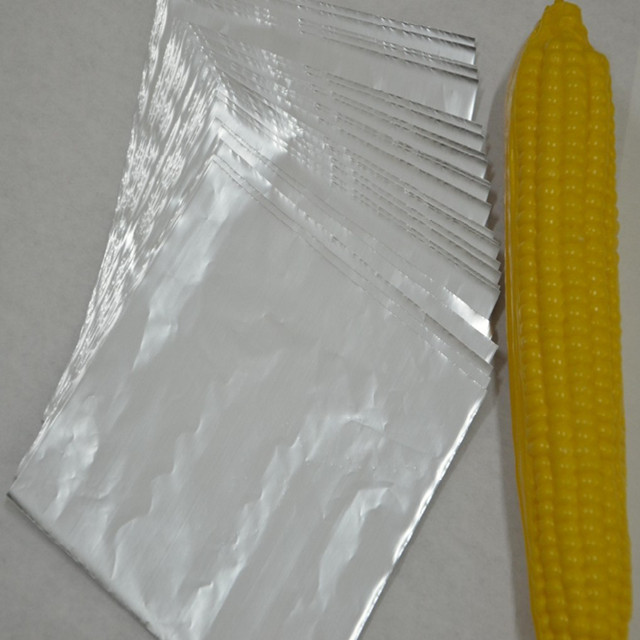 Glossy Aluminium Foil Sheet for Kitchen Wraps & Baking in Different Size