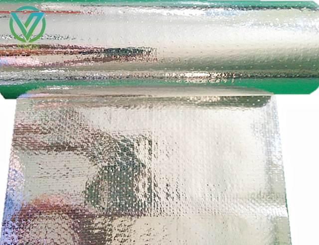 Double-layer texture shot of breathable VMPET fabric, micro-pore design releases attic condensate while blocking radiant heat transfer