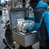 Takeaway delivery scene using MPET laminated non-woven thermal insulation bags