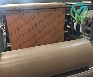 Main image of orange kraft paper-laminated woven fabric roll, dual-layer kraft & PP woven for mattress & furniture packaging